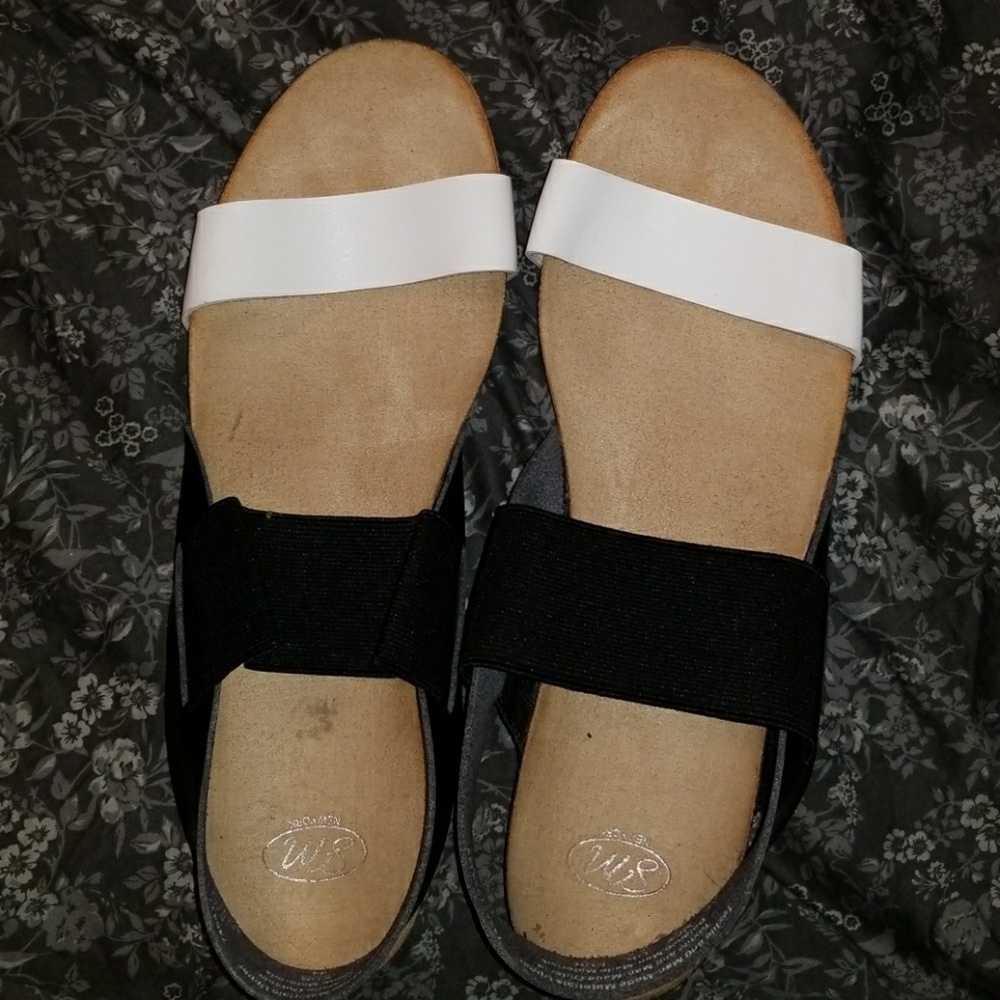 Women's Black/White Stretch Sandal